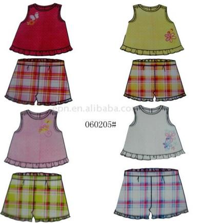 Children`s T-shirt And Pants (Children `s T-shirt et un pantalon)