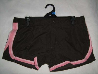 USD1.2 / pc x 4200pcs H274 ladies` beach shorts (USD1.2 / pc x 4200pcs H274 ladies` beach shorts)