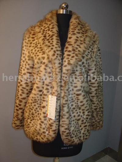 lady`s imitation fur coat (Женское пальто имитация мех)