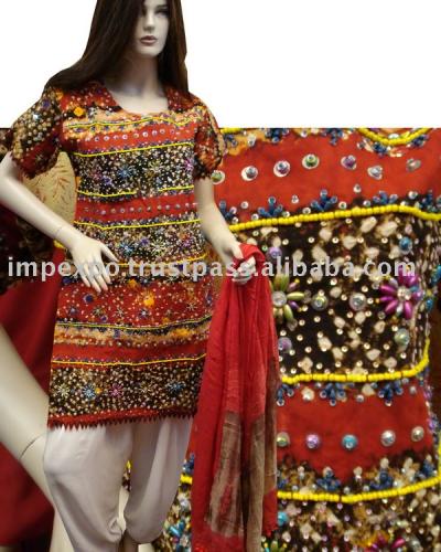 Ladies `Shalwar Kameez (Gajraula Design: Perlen Work) (Ladies `Shalwar Kameez (Gajraula Design: Perlen Work))