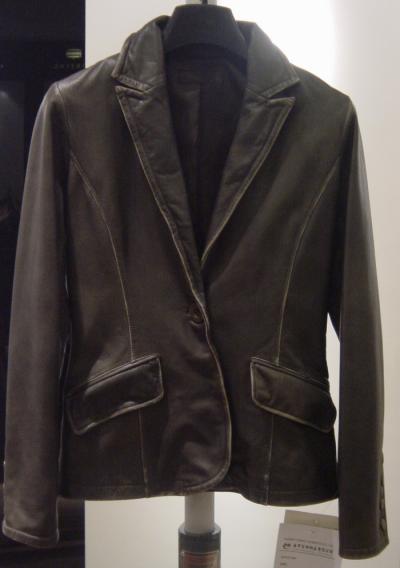 leather coat (leather coat)