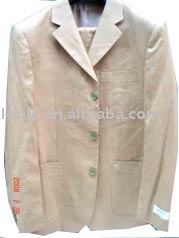 Branded Designer Suits (Costumes de créateurs,)