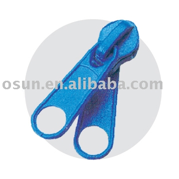 Zipper slider with double pulls (Zipper slider with double pulls)