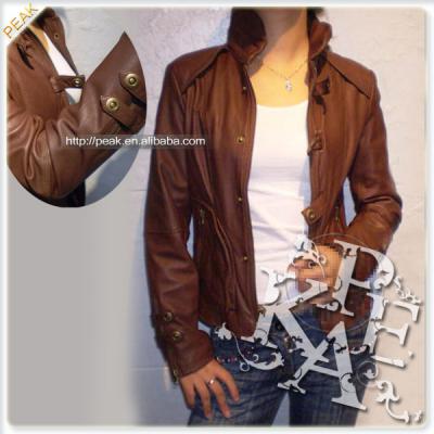 leather coat (manteau de cuir)