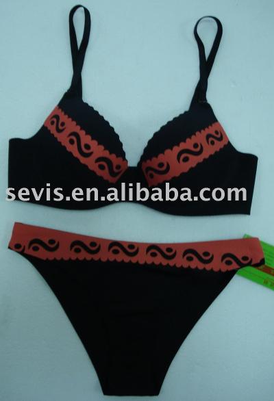 Seamless bra and brief (Seamless bra and brief)