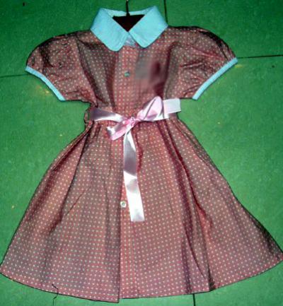 children dress (enfants se déguisent)