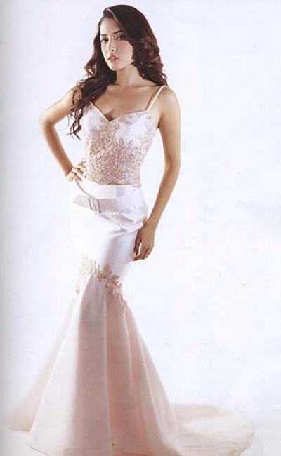 Thai-Style Wedding Dress (Thai-Style Wedding Dress)