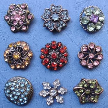 Metal Buttons With Acrylic Stones Or Rhinestones (Boutons en métal avec des pierres d`acrylique ou de strass)