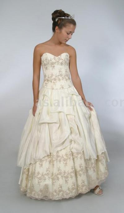 Atianas Wedding Gown (Atianas Wedding Gown)