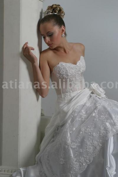 Brianna Bridal Gown From Atianas (Brianna robe nuptiale De Atianas)