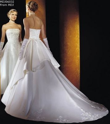 Classic Elegant Wedding Gown 