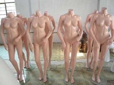 headless mannequins (mannequins sans tête)