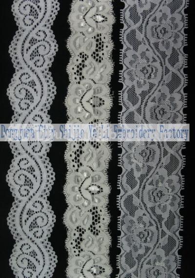 Elastic beaded lace. (Élastique en dentelle perlée.)