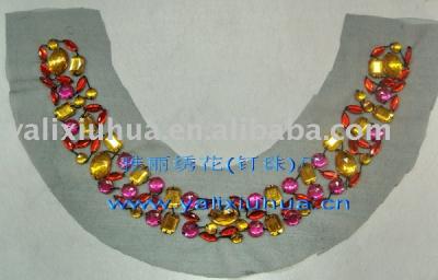 acrylic stone collar (collier en pierre acrylique)