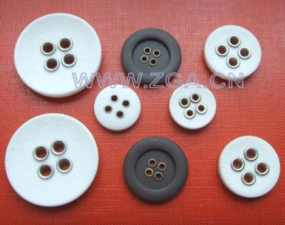 Polyester Button With Brass Eyelets (Polyester-Button Mit Messingösen)