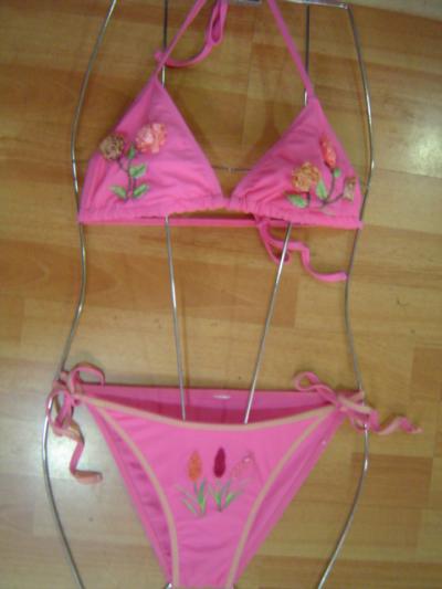 bikini (Bikini)