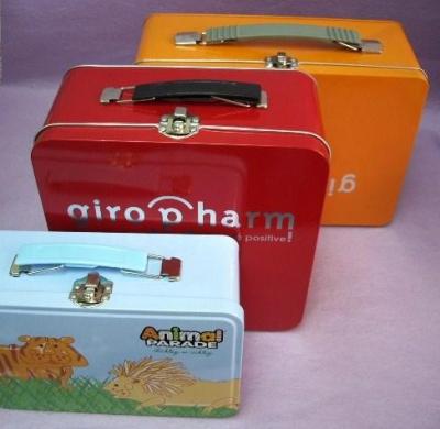 Lunch Tin Box / Rectangular Tin box with handle (Tin Lunch Box / Boite métal rectangulaire avec poignée)
