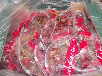 Red Globe Grapes ()
