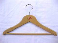 Kid’s Tubular Hanger with Clips in Natural ()