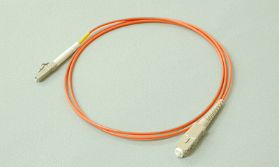 Fiber Optic Cable Assemblies - Multimode Simplex - SC to LC (Ensembles de câbles en fibres optiques - Multimode Simplex - LC / LC)