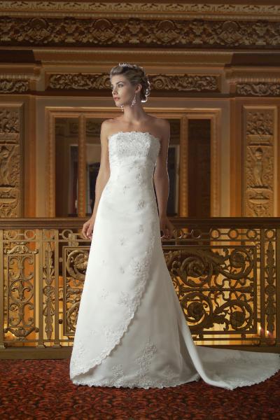 bridal gown; wedding dress (Brautkleid, Hochzeitskleid)